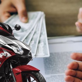 Mua xe máy trả góp cần giấy tờ gì? Nên hay không?
