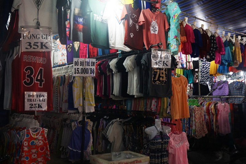 Nên mua quần áo cũ giá rẻ ở đâu? - Top 5 địa chỉ uy tín