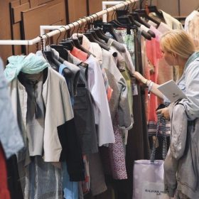 Nên mua quần áo cũ giá rẻ ở đâu? - Top 5 địa chỉ uy tín