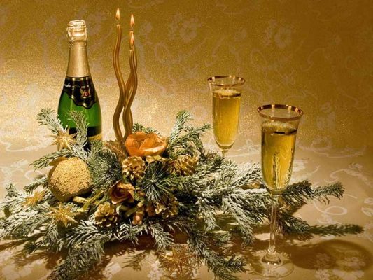 Sự giống và khác nhau giữa rượu Champagne và rượu vang nổ