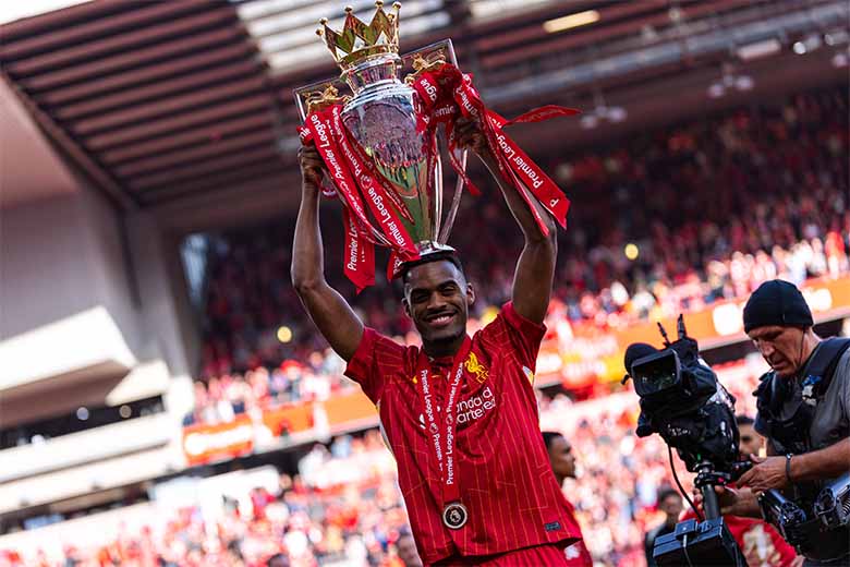 Tiểu sử Ryan Gravenberch: Ngôi sao trẻ Hà Lan tỏa sáng châu Âu 