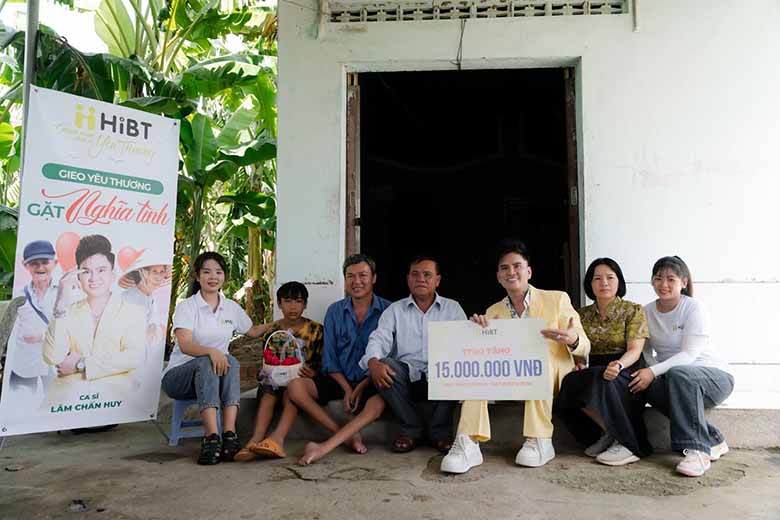 HiBT lan tỏa yêu thương giữa muôn nẻo đường phố - Điểm sáng CSR mùa trăng